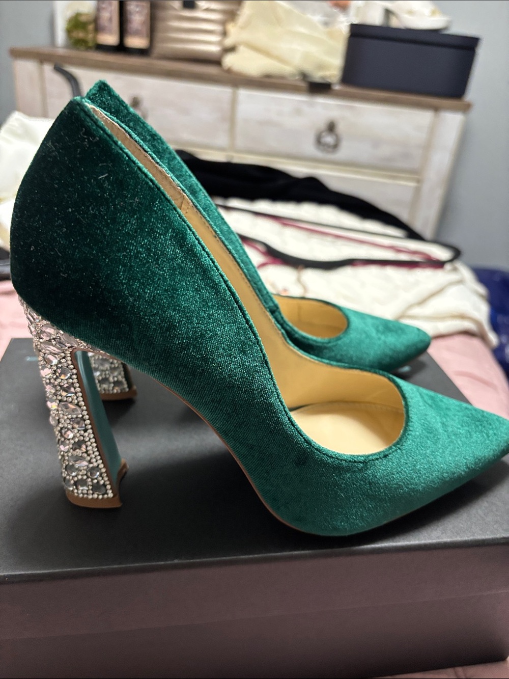 Betsey Johnson Green Velvet Pointed-Toe Pumps - Picture 3 of 10